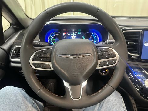 Used 2025 Chrysler Pacifica Pinnacle image 29