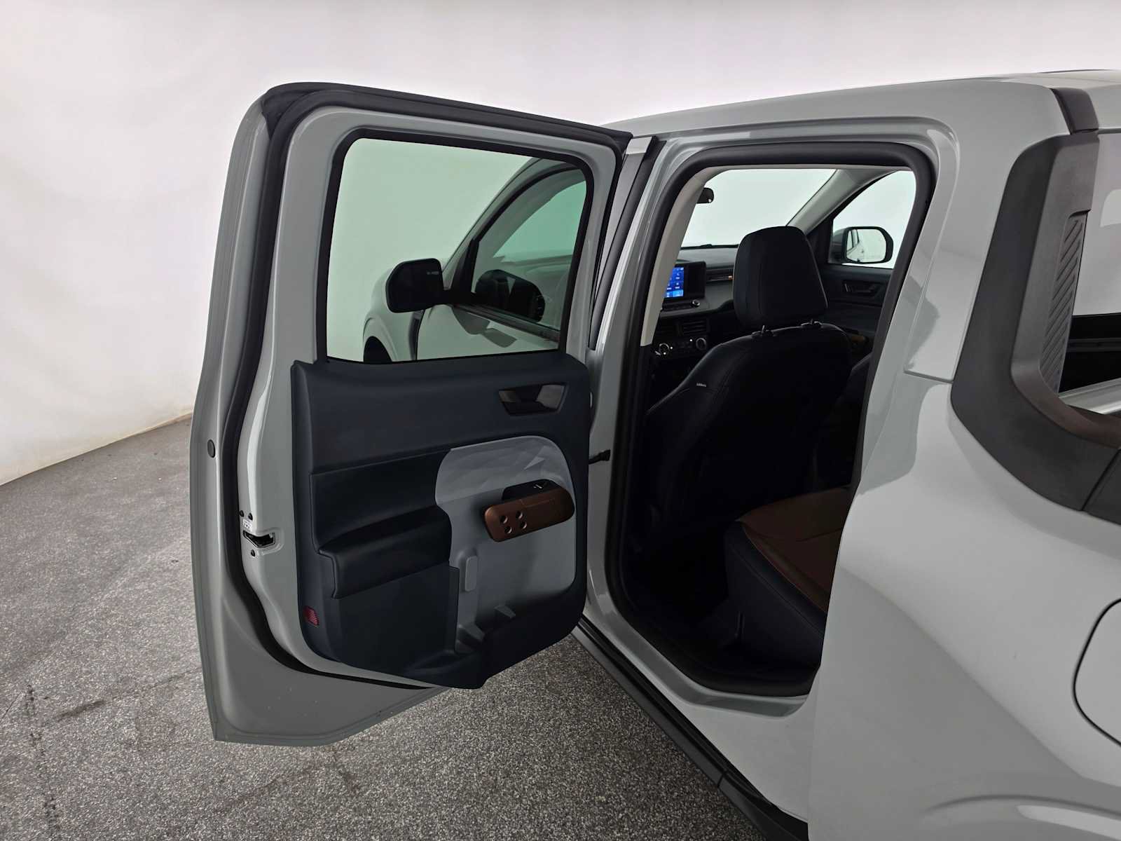 Used 2022 Ford Maverick Lariat w/ Lariat Luxury Package FWD image 15
