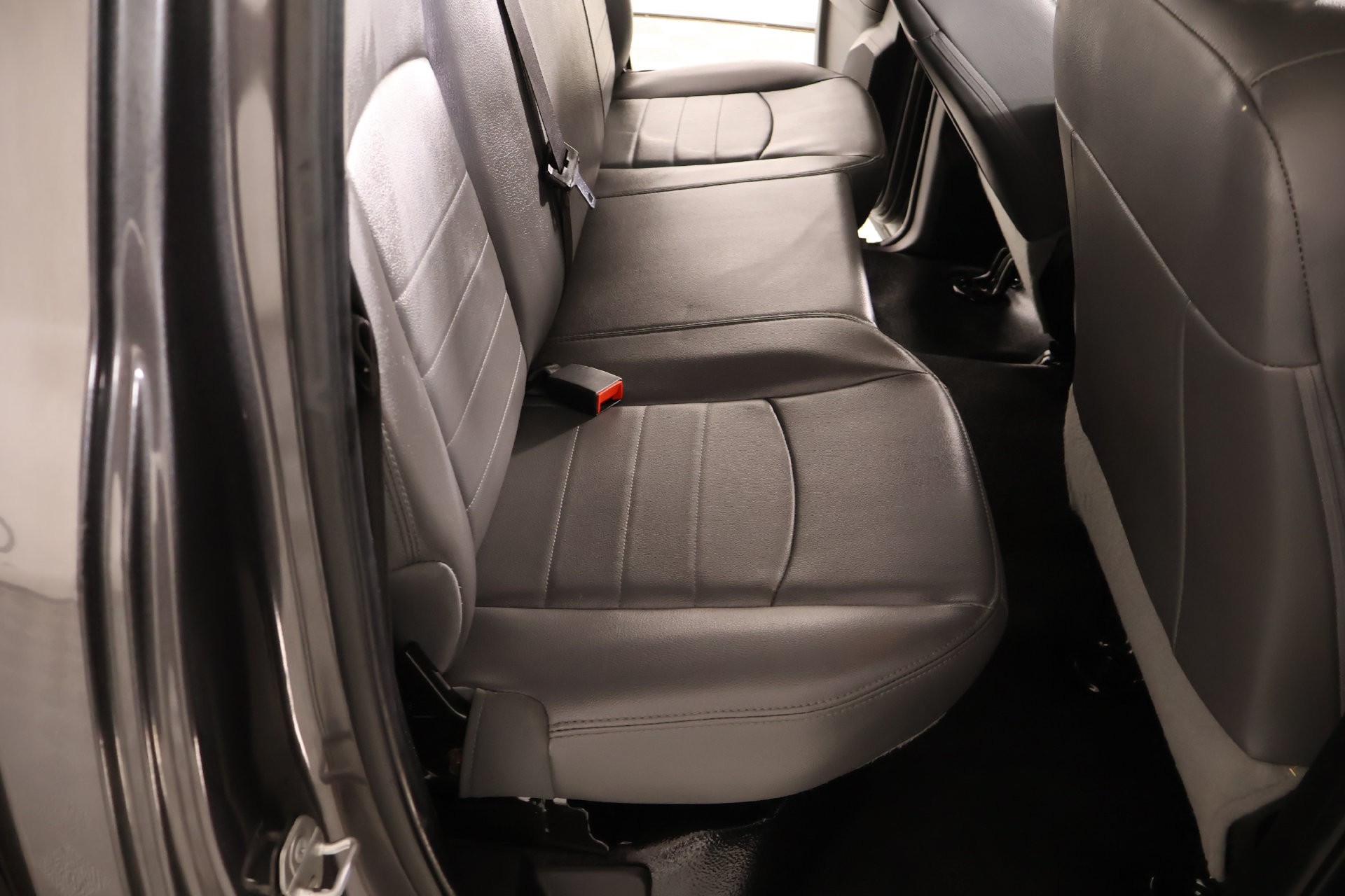 Used 2020 RAM 1500 Tradesman w/ Chrome Appearance Group RWD image 13