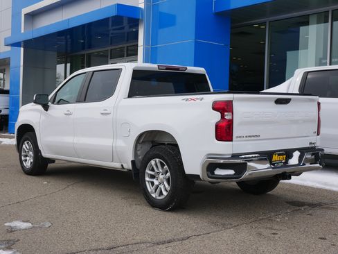 Used 2022 Chevrolet Silverado 1500 LT AWD/4WD image 4