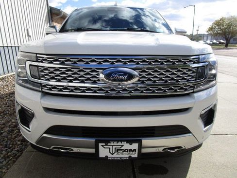 Used 2021 Ford Expedition Platinum image 2