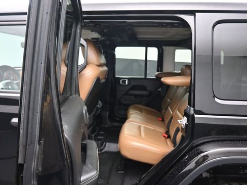 Used 2020 Jeep Wrangler Unlimited Rubicon w/ Dual Top Group AWD/4WD image 30