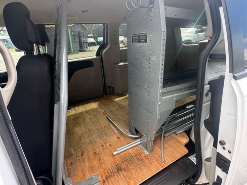 Used 2020 Dodge Grand Caravan SE w/ UConnect Hands-Free Group FWD image 14