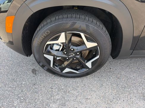 Certified 2025 Kia Seltos S image 10