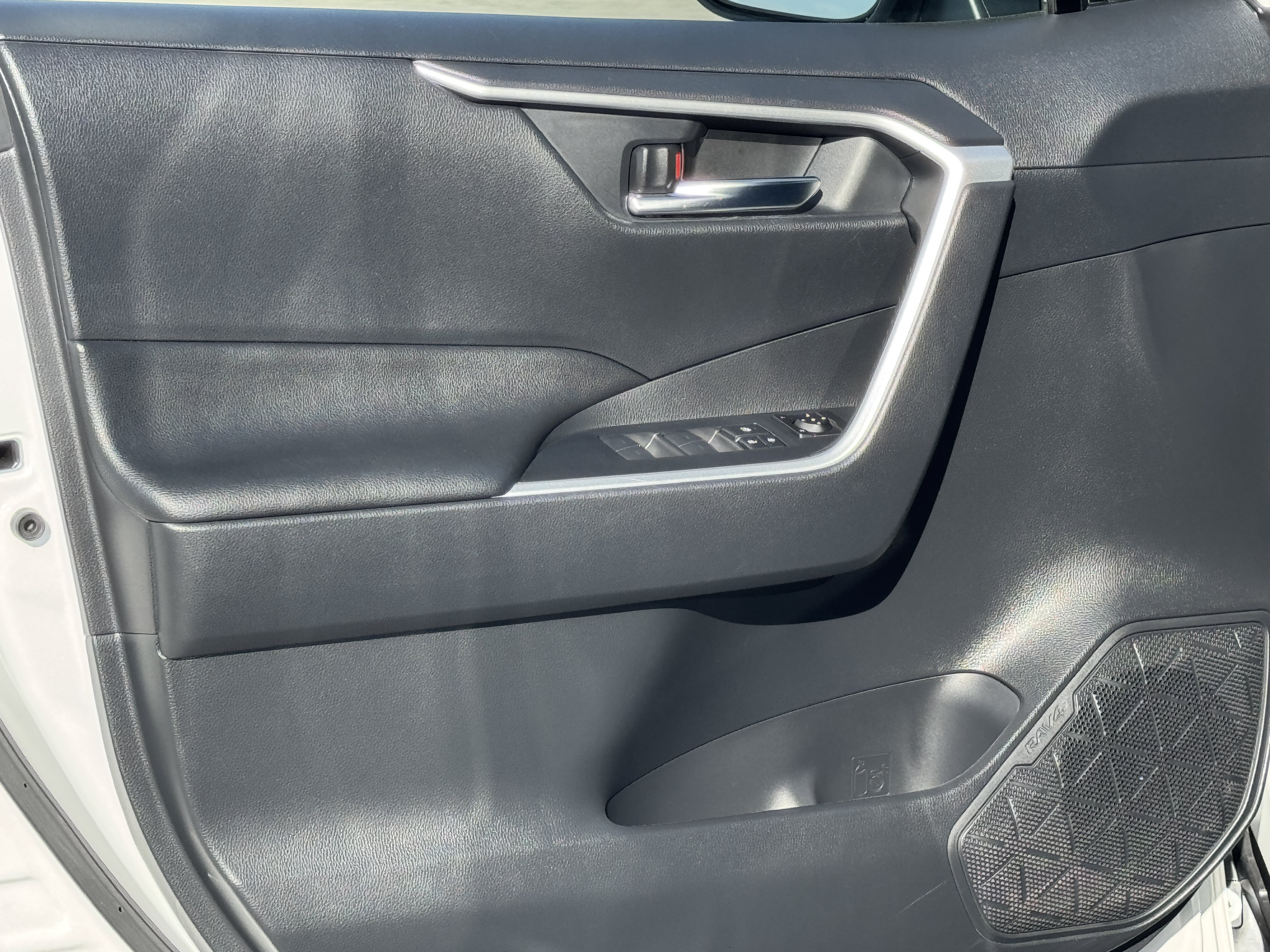 Used 2023 Toyota RAV4 SE w/ Weather & Moonroof Package AWD/4WD image 19