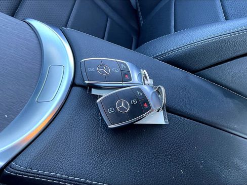 Used 2022 Mercedes-Benz GLC 300 4MATIC image 14