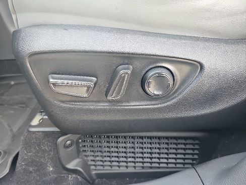 Used 2024 Toyota Sienna XLE AWD/4WD image 13