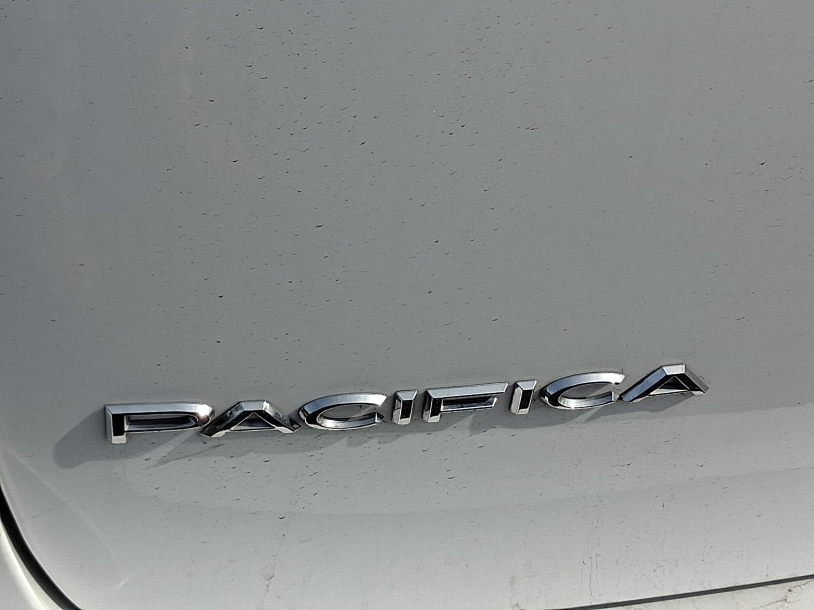 Used 2024 Chrysler Pacifica Touring-L FWD image 21