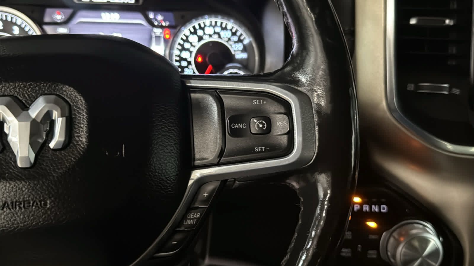 Used 2019 RAM 1500 Laramie AWD/4WD image 13