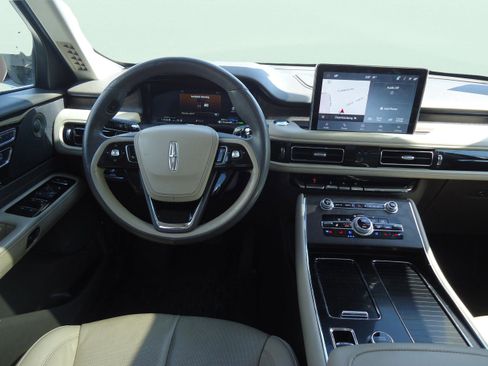 Used 2021 Lincoln Aviator Grand Touring w/ Equipment Group 301A image 11