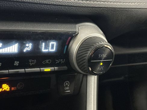 Certified 2025 Toyota RAV4 XLE AWD/4WD image 31