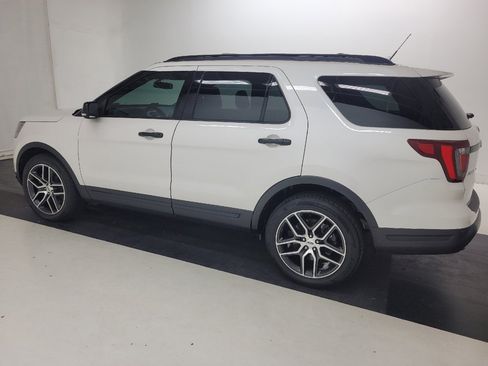 Used 2019 Ford Explorer Sport AWD/4WD image 3