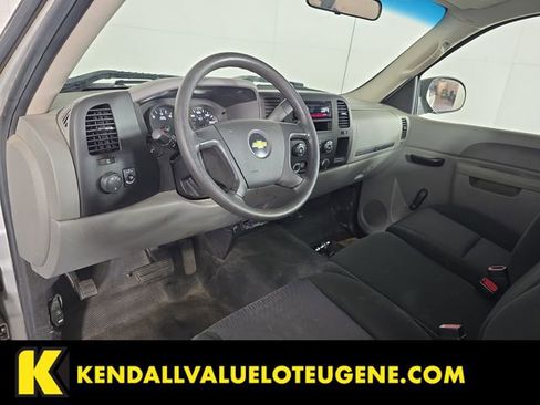 Used 2010 Chevrolet Silverado 1500 W/T RWD image 3