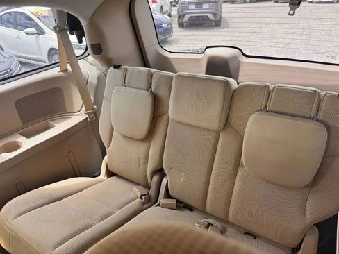 Used 2016 Dodge Grand Caravan American Value Package FWD image 6