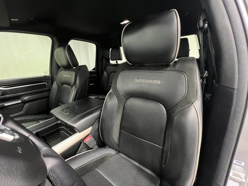 Used 2019 RAM 1500 Laramie w/ Sport Appearance Package AWD/4WD image 13