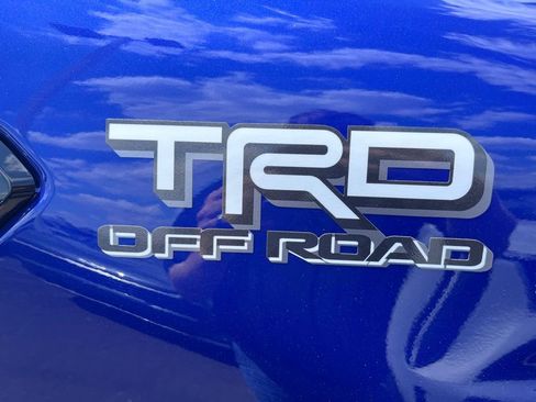 Used 2025 Toyota Tacoma TRD Off-Road AWD/4WD image 3
