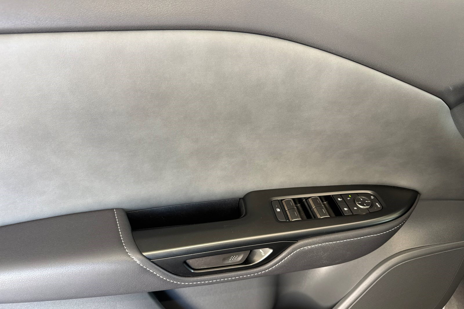 Used 2024 Lexus RZ 300e Premium w/ Technology Package FWD image 12