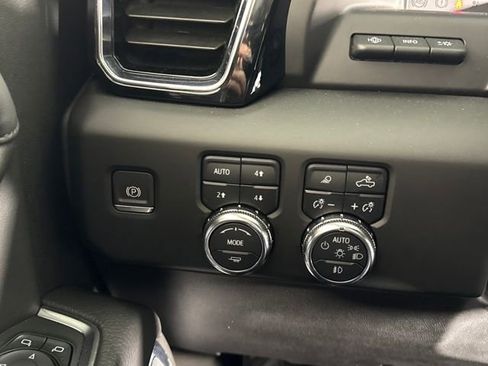 Used 2024 GMC Sierra 1500 Denali w/ Denali Reserve Package AWD/4WD image 37