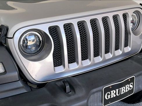 Used 2018 Jeep Wrangler Unlimited Sport image 37