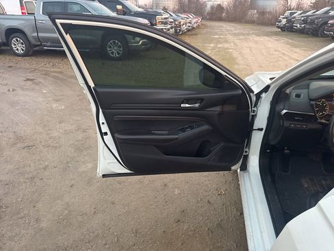 Used 2020 Nissan Altima 2.5 SR image 9