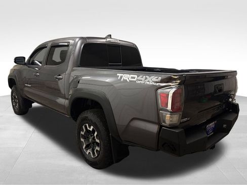 Used 2020 Toyota Tacoma TRD Off-Road image 2