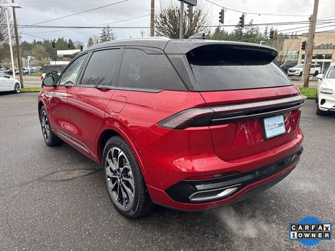 Used 2024 Lincoln Nautilus Reserve image 4