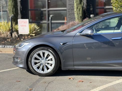 Used 2017 Tesla Model S 90D image 10