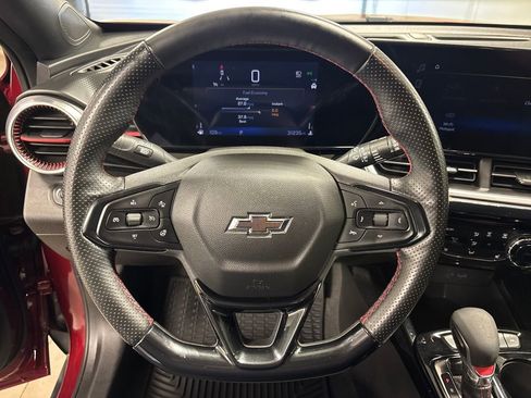 Used 2025 Chevrolet Trax RS w/ Driver Confidence Package image 24