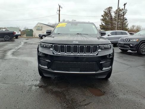 Certified 2023 Jeep Grand Cherokee Laredo AWD/4WD image 8