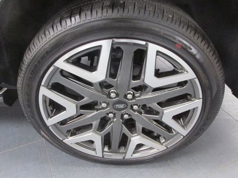 New 2025 Ford Expedition Platinum w/ Platinum Ultimate Package image 12