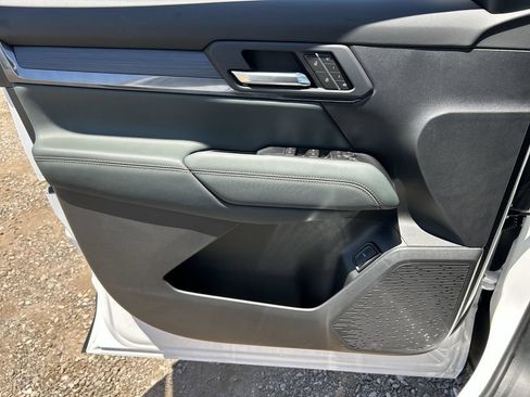 New 2026 GMC Terrain AT4 w/ Convenience Package III AWD/4WD image 22