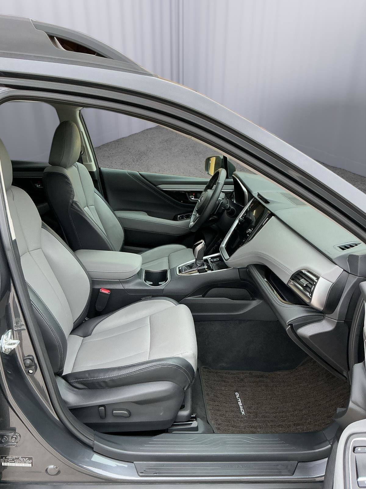 Used 2025 Subaru Outback Limited AWD/4WD image 24