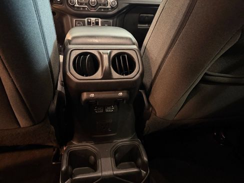 Used 2025 Jeep Wrangler Unlimited Sahara AWD/4WD image 23