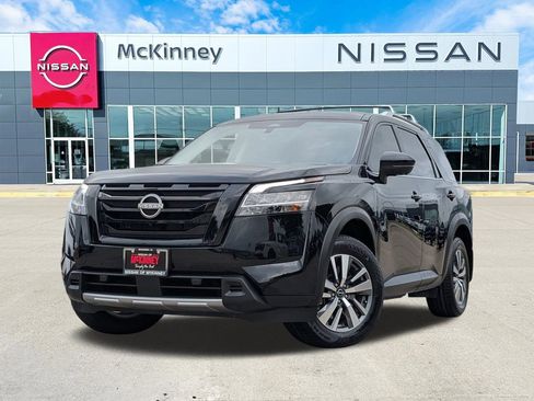 Used 2024 Nissan Pathfinder SL w/ Black Appearance Package FWD image 1