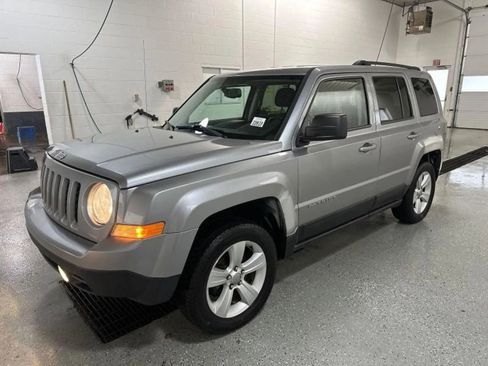 Used 2016 Jeep Patriot Latitude image 2