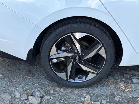 Certified 2023 Hyundai Elantra Limited FWD image 7