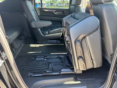 Used 2025 GMC Yukon XL Elevation AWD/4WD image 27