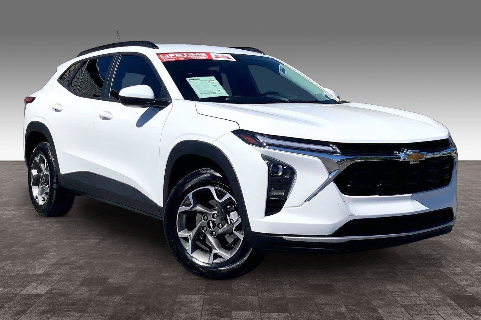 Used 2026 Chevrolet Trax LT FWD image 3