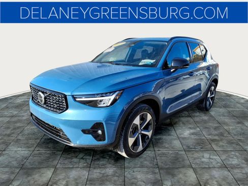 Certified 2023 Volvo XC40 B5 Plus w/ Driver Assist Package image 7