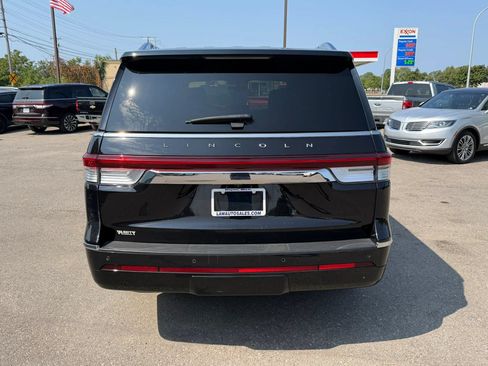 Used 2023 Lincoln Navigator L Reserve AWD/4WD image 4