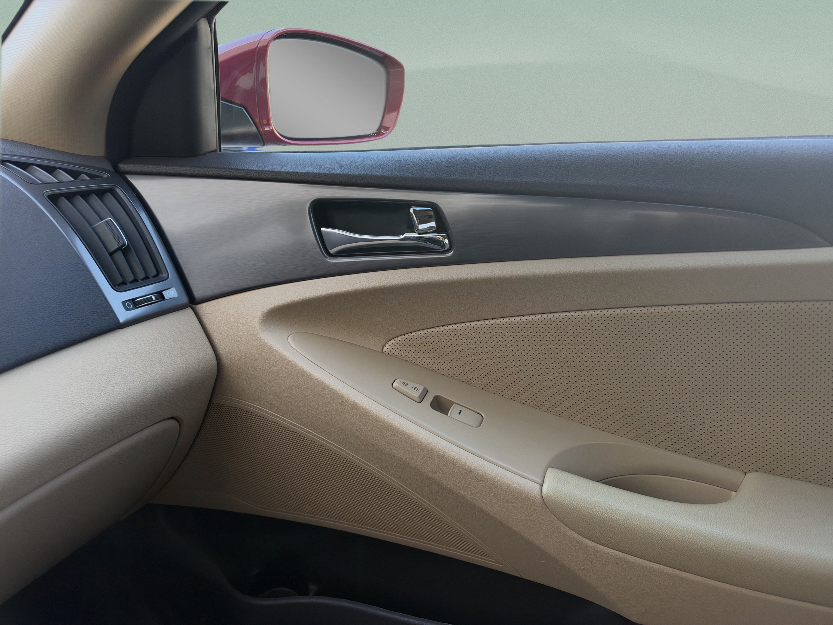 Used 2012 Hyundai Sonata Hybrid w/ Leather Pkg FWD image 14