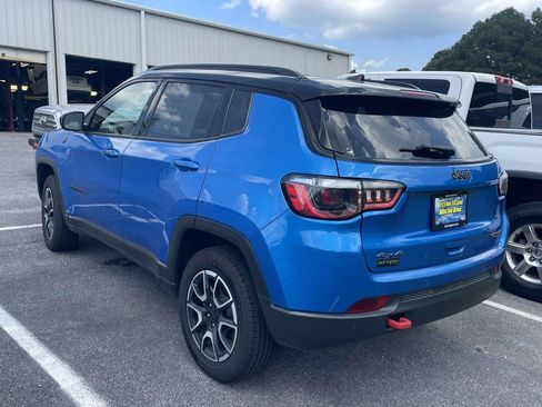 Used 2024 Jeep Compass Trailhawk AWD/4WD image 3