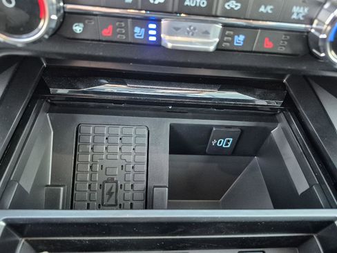 New 2026 Ford F250 Lariat w/ Black Appearance Package image 28