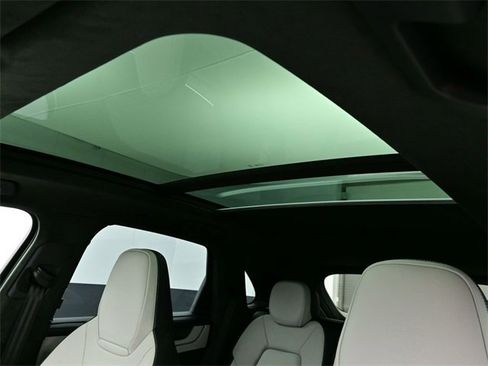 New 2026 Porsche Cayenne S image 17