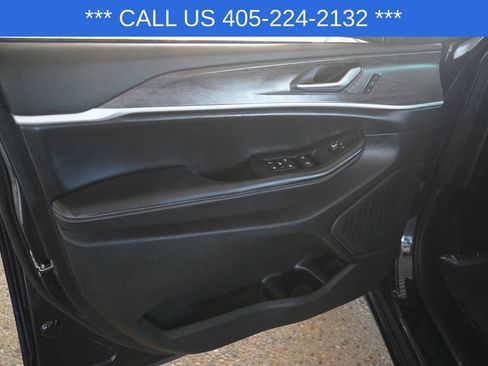 Used 2024 Jeep Grand Cherokee L Limited image 19