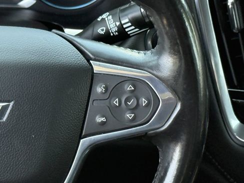 Used 2022 Chevrolet Traverse LT FWD image 15