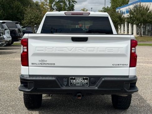 Used 2023 Chevrolet Silverado 1500 Custom Trail Boss AWD/4WD image 3