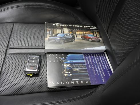 Used 2022 Jeep Wagoneer Series II w/ Premium Group I image 76