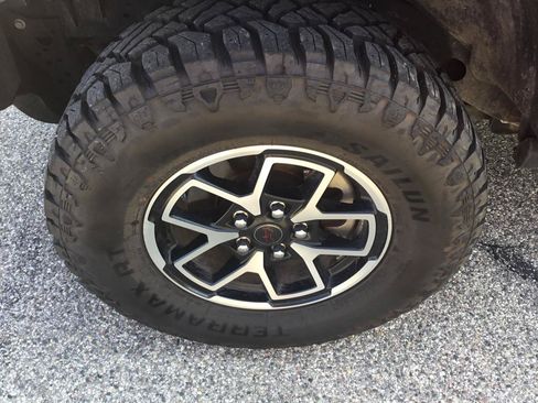 Used 2024 Jeep Wrangler Unlimited Rubicon AWD/4WD image 14