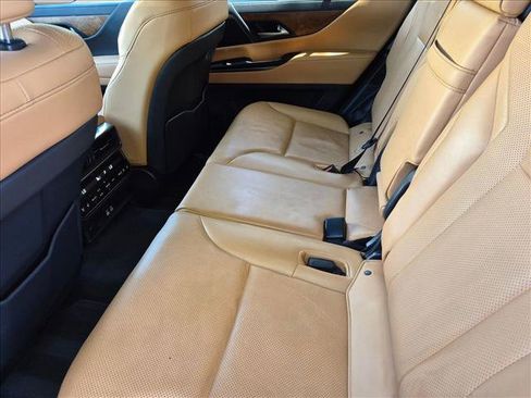 Used 2024 Lexus LX 600 4WD w/ Appearance Package image 18
